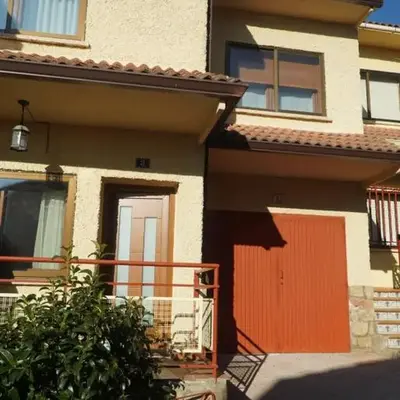 Chalet Avenida El Barraco Avila