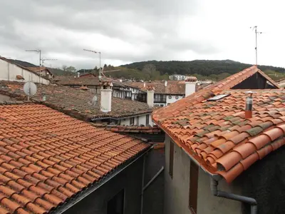 Vista general de una montaña o vista desde el hostal o pensión