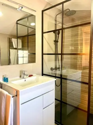 Un baño de Apartamentos Pico Almanzor