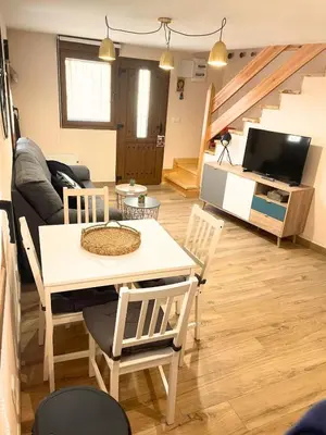 Una televisión o centro de entretenimiento en El Casillo de Gredos