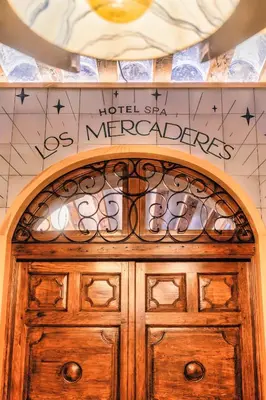 Plano de LOS MERCADERES Balneum Suites