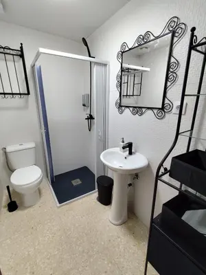 Un baño de El Corazón de Gredos II