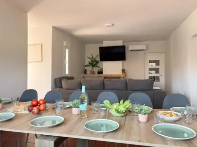 Comida en o cerca de esta villa