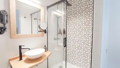 Un baño de El Apartamento de Hervás