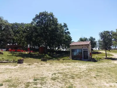 Edificio en el que se encuentra el camping