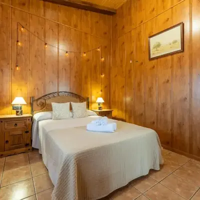 Cabaña pet-friendly con piscina y patio privado