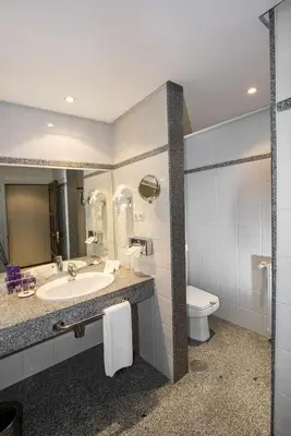 Un baño de Parador de Ávila