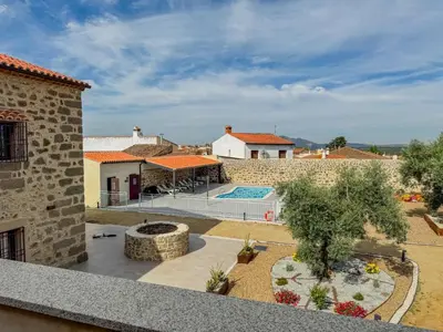 Piscina en o cerca de Balcón de la Sierra