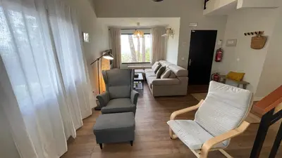 Zona de estar de La Piñona - ACOGEDOR CHALET EN LAS ESTRIBACIONES DE LA SIERRA DE GREDOS - CASA PARA 6 PERSONAS CON PISCINA EN EL TIEMBLO ÁVILA