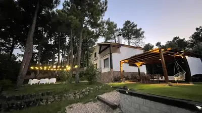Jardín al aire libre en La Piñona - ACOGEDOR CHALET EN LAS ESTRIBACIONES DE LA SIERRA DE GREDOS - CASA PARA 6 PERSONAS CON PISCINA EN EL TIEMBLO ÁVILA