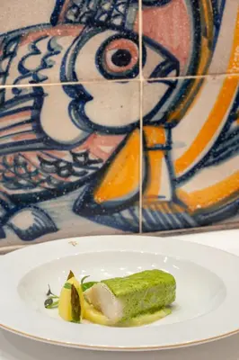 Comida en o cerca de este hotel