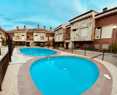 Piscina en o cerca de La Leyenda de Candeleda
