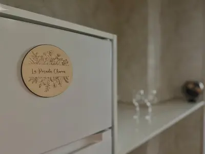 Certificado, premio, señal o documento que está expuesto en Cómodo apartamento a un paso del centro de Salamanca La Posada Charra 6 APART-37-278