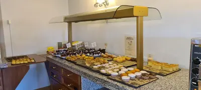 Comida en o cerca de este hotel
