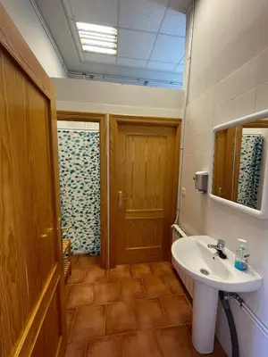 Un baño de El Vagón Bar-Albergue Béjar