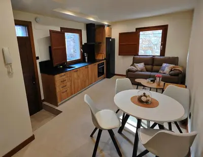Una cocina o zona de cocina en Vivienda Unifamiliar Ventana a la Clerecía