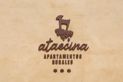 Certificado, premio, señal o documento que está expuesto en Apartamentos rurales ataecina