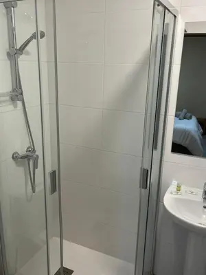 Un baño de El encuentro