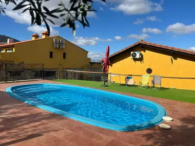 Piscina en o cerca de La Ondina del Madrigal
