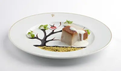 Comida en o cerca de este hotel