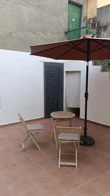 Un patio o zona al aire libre en El hogar de Gregorio