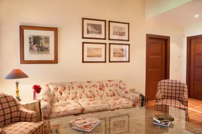 Zona de estar de Casa de campo Olmo, jardín y piscina a 20 minutos de Salamanca
