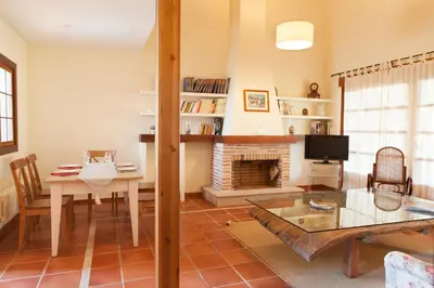 Zona de estar de Casa de campo Olmo, jardín y piscina a 20 minutos de Salamanca