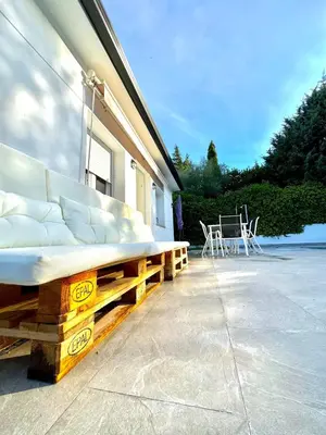 Plano de Casa Rural cerca de Pantano de San Juan con Cine, Jardín, BBQ y Piscina privada