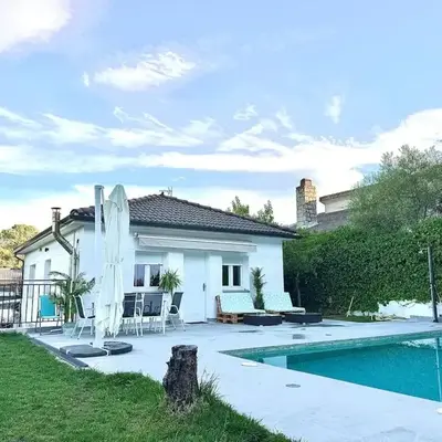 Casa Rural cerca de Pantano de San Juan con Cine