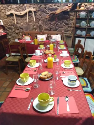 Un restaurante o sitio para comer en Antigua Posada, Valle del Jerte