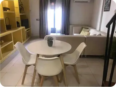Zona de estar de Duplex con Garaje