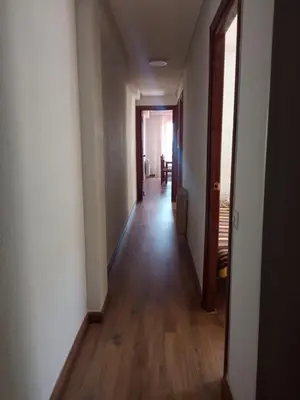 Plano de Acogedora habitación privada en piso familiar con baño compartido