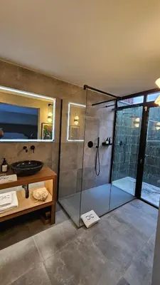 Un baño de Casa Candeleda Alojamiento Boutique