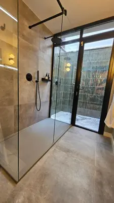 Un baño de Casa Candeleda Alojamiento Boutique