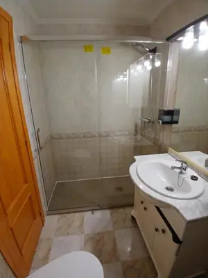 Un baño de Apartamentos turísitico Navalcán
