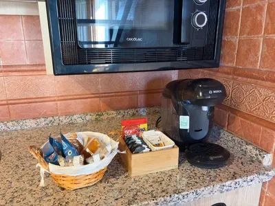 Utensilios para hacer té y café en AT Casa El Lago