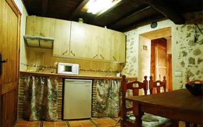 Una cocina o zona de cocina en Valle del jerte el huerto del cura