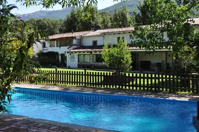 Piscina en o cerca de Casa Grande de La Casería
