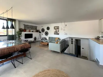 Una televisión o centro de entretenimiento en Los Castaños