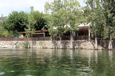 Vista de un río cerca de este hostal o pensión