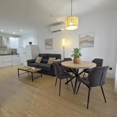 Apartamentos Picasso by gaiarooms