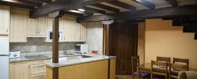 Una cocina o zona de cocina en Casa Rural LA REGADERA II