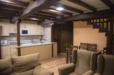 Una cocina o zona de cocina en Casa Rural LA REGADERA II