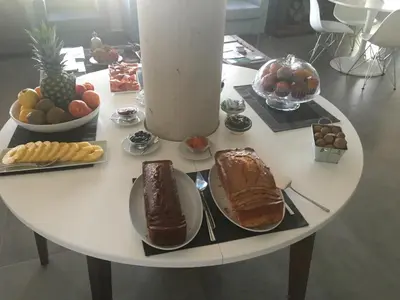 Comida en o cerca de este hotel
