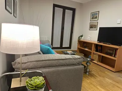 Una televisión o centro de entretenimiento en Peñuelas de San Blas - Parking Gratis