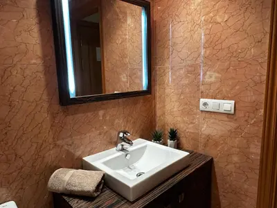 Un baño de Peñuelas de San Blas - Parking Gratis