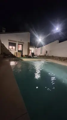 Piscina en o cerca de El Antiguo Corral de Sevilla