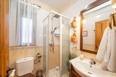 Un baño de La Casita de La Aduana