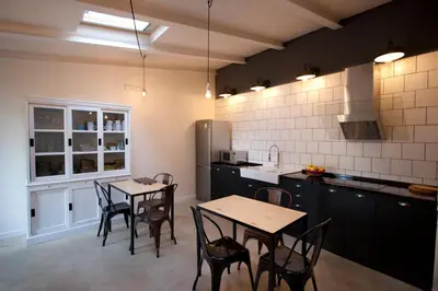 Una cocina o zona de cocina en Akassa Alojamientos Bioclimaticos en las Hurdes