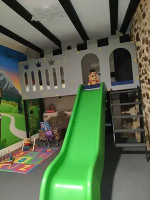 Club infantil en Bosque animado